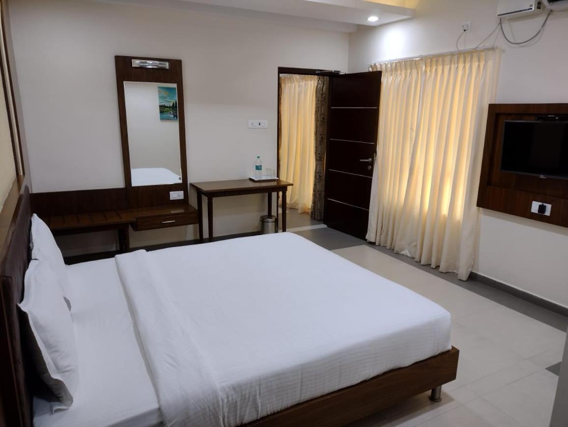 Atlanta Park Chennai Hotel Tambaram ภายนอก รูปภาพ